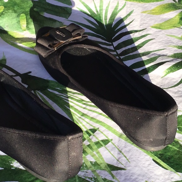 Black Fabric Bow Front  Flats - Picture 4 of 6